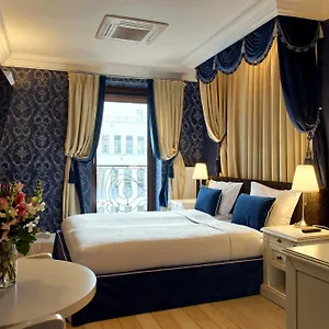 4* Hotel Sleepwalker Boutique
